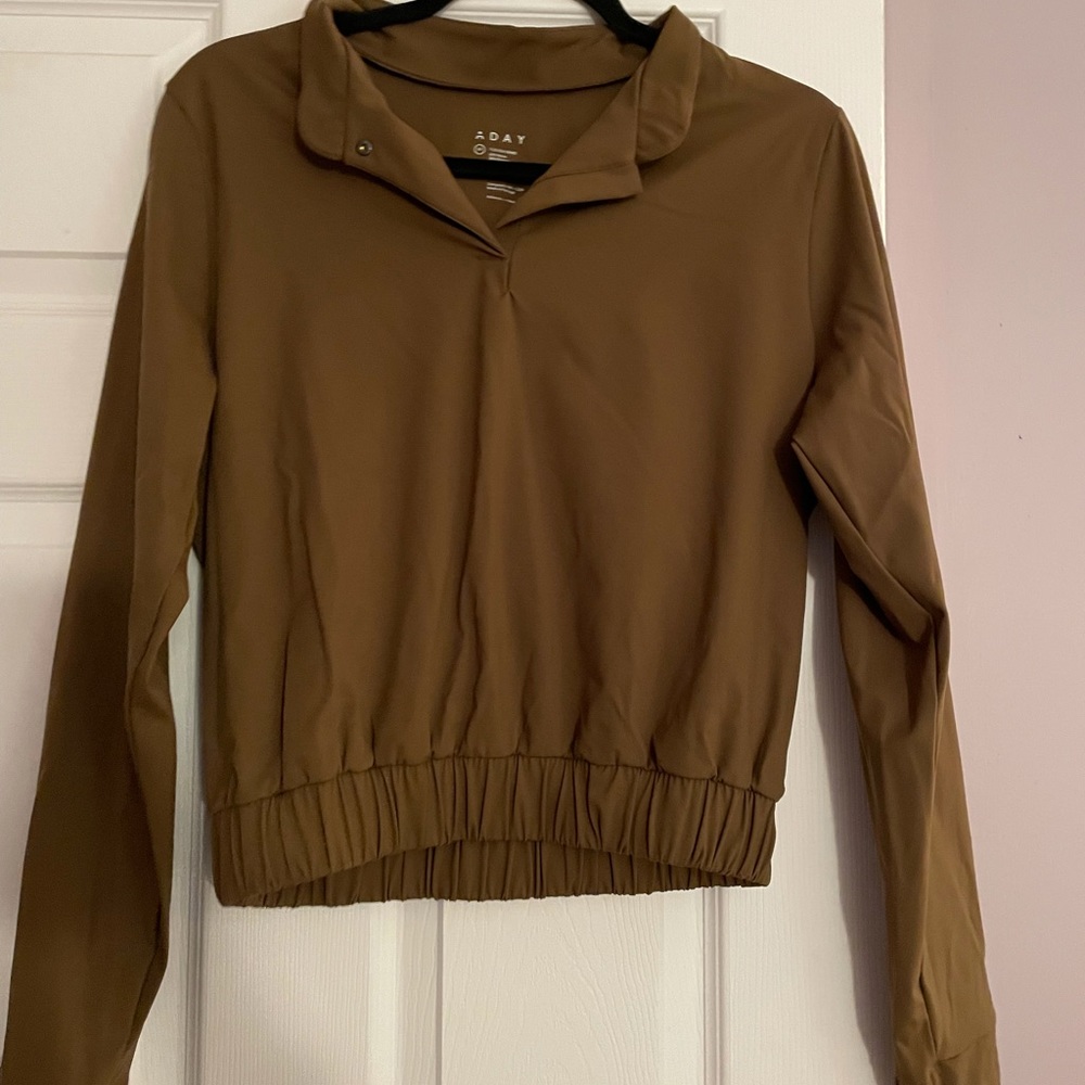 ADAY’s women’s brown pullover